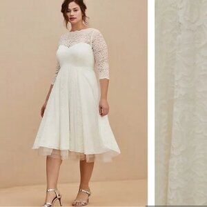 ❤️NWT VINTAGE TORRID WEDDING DRESS - IVORY LACE TEA LENGTH ILLUSION NECK GOWN
